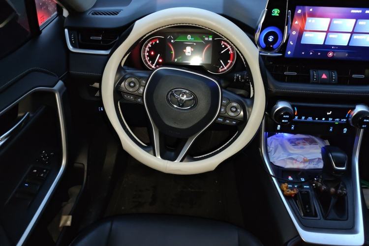 Used Toyota RAV4 2021 2.0L CVT Two-Wheel Drive Fashion PLUS Edition Steering Wheel