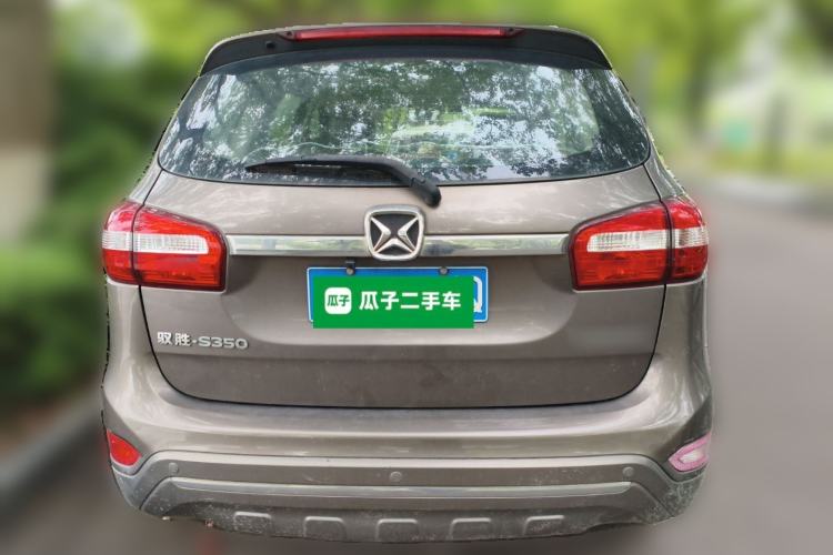 Used JMC Yusheng S350 2014 2.4T Automatic 2WD Diesel Luxury Version with Sunroof 5 Seats Rear