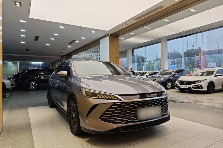 Used BYD Qin PLUS 2025 DM-i Smart Drive 55KM Leading Model
