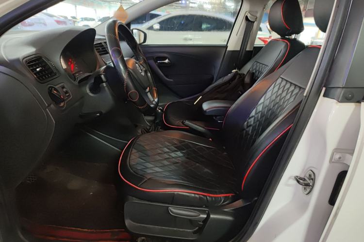 Used Volkswagen Polo 2016 1.4L Manual Fashion Model