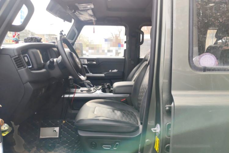 Used 212 T01 2024 2.0T Explorer
