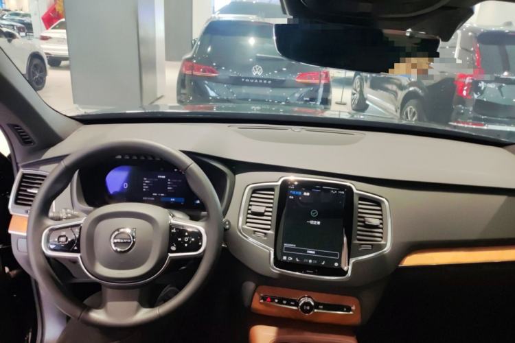 Used Volvo XC90 2024 B5 SmartDrive Luxury Edition 5 Seats