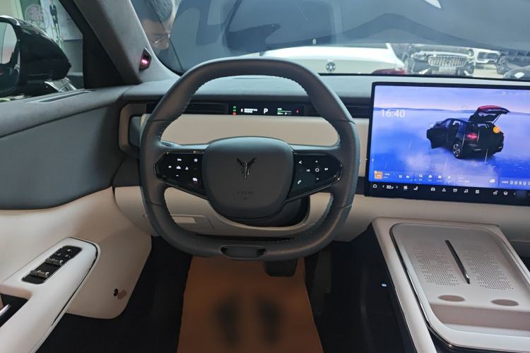 Used VOYAH COURAGE 2024 Long-Range Supercharge Edition Steering Wheel