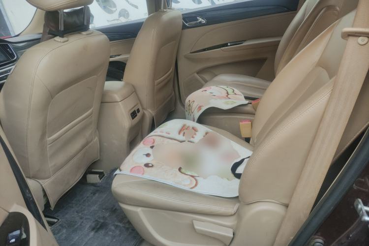 Used Baojun 730 2016 1.5T Manual Comfort Version 7 Seats