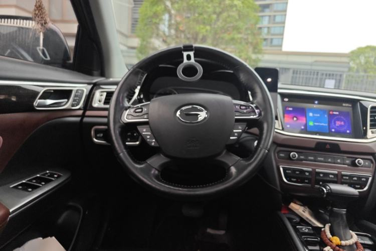 Used GAC Trumpchi GS8 2017 320T Two-Wheel Drive Luxury Smart Connectivity Version (7 Seats) Steering Wheel