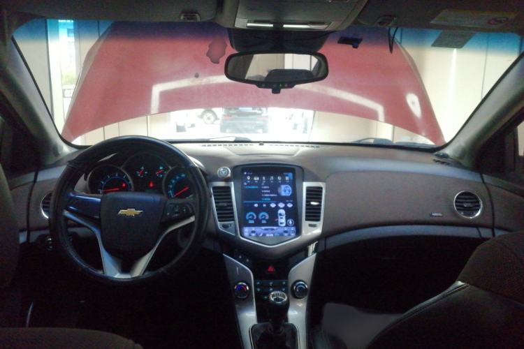 Used Chevrolet Cruze 2013 Hatchback 1.6L Manual Luxury Model
