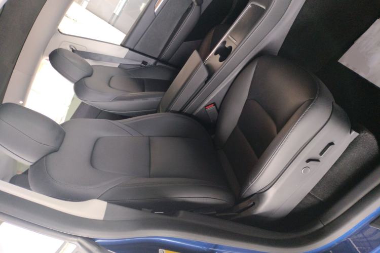 Used Tesla Model Y 2021 Long-Range All-Wheel-Drive Version 3D7 Right Front Seat