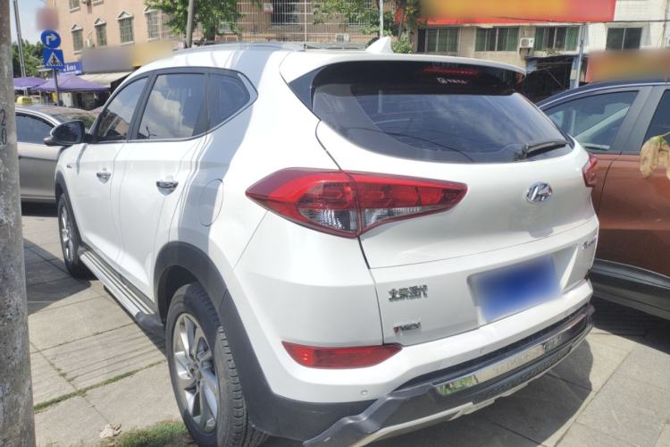 Used Hyundai Tucson 2015 1.6T Dual-Clutch Two-Wheel-Drive Smart Model Exterior 2