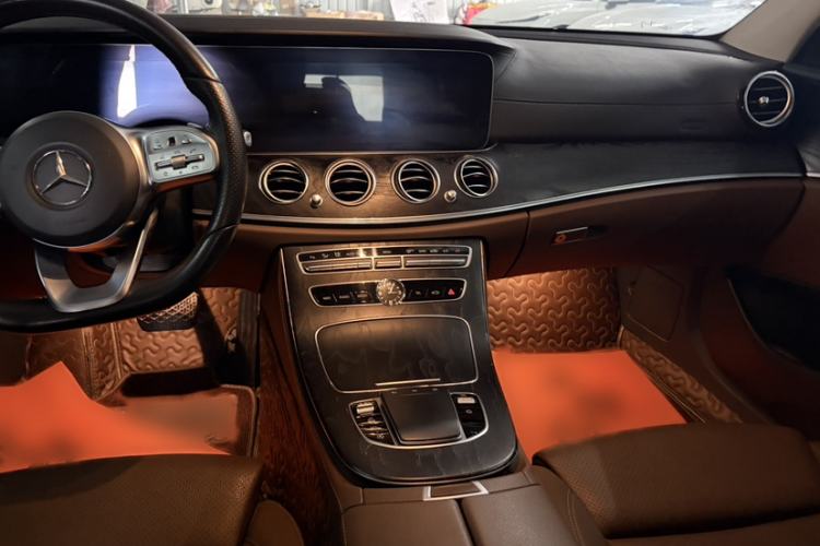 Used Mercedes-Benz E-Class 2019 E 200 L Sport Edition Interior 1