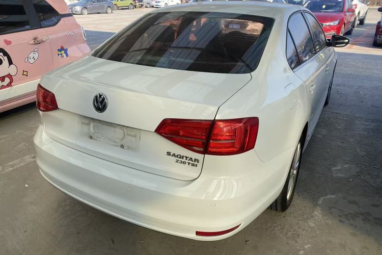 Used Volkswagen Sagitar 2015 230TSI Automatic Comfort Version
