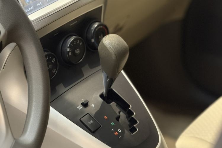 Used Toyota Verso 2014 Starlight 180E CVT Elite Edition
