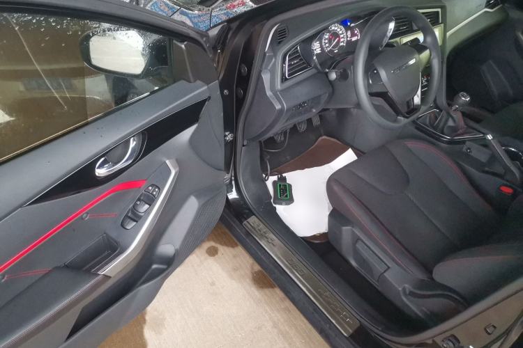 Used Venucia D60 2019 1.6L Entry Manual Fashion Edition
