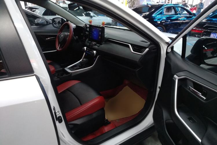 Used Toyota RAV4 2022 2.0L CVT Two-Wheel Drive Fashion Edition