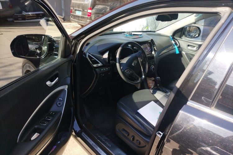 Used Hyundai Grand SantaFe 2013 3.0L 7-Seater Four-Wheel-Drive Comfort Edition Driver Seat