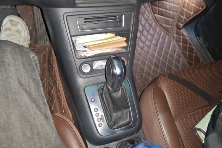 Used Volkswagen Tiguan 2015 1.8TSI Automatic Two-Wheel Drive Luxury Model Gear Lever