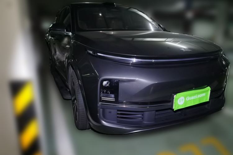 Used Li Auto L9 2022 Max model Front Right 45 Deg