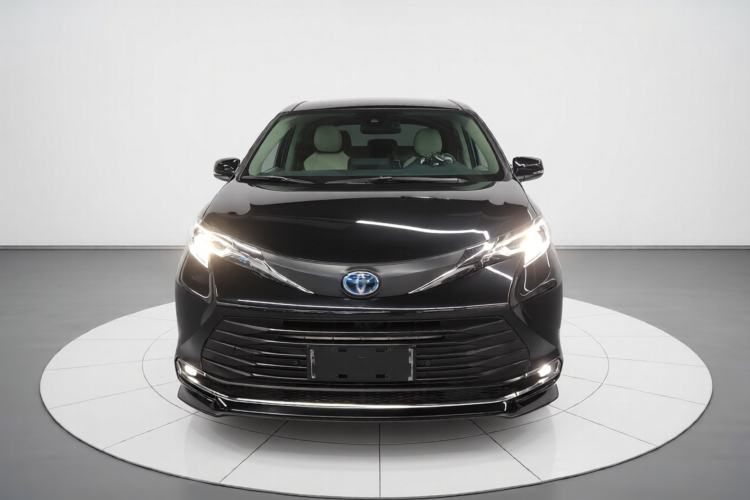 Used Toyota Sienna 2023 2.5L Hybrid Comfort Edition
