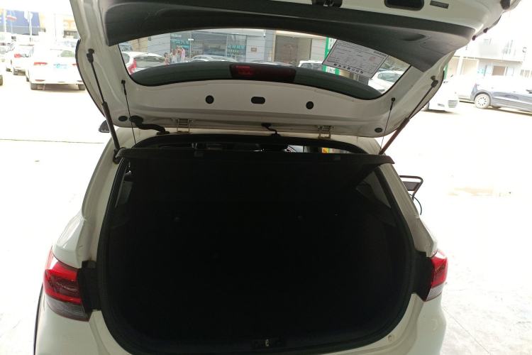 Used Kia KX Cross 2017 1.4L AT GLS
