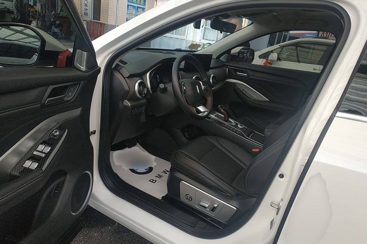 Used Wey VV6 2021 2.0T Two-Wheel Drive Smart Protection+