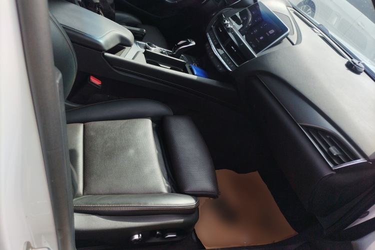 Used Cadillac CT5 2021 28T Advanced Sport Model Right Front Seat