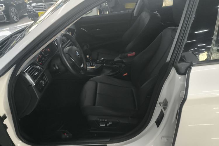 Used BMW 3 Series GT 2018 320i Sport Edition
