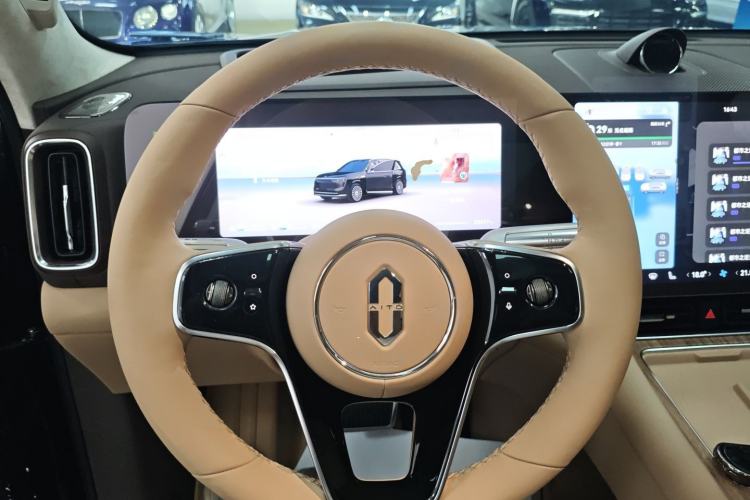 Used Hima AITO M8 2025 Extended-Range Max+ Version 53.4 kWh 6-Seater Edition Steering Wheel