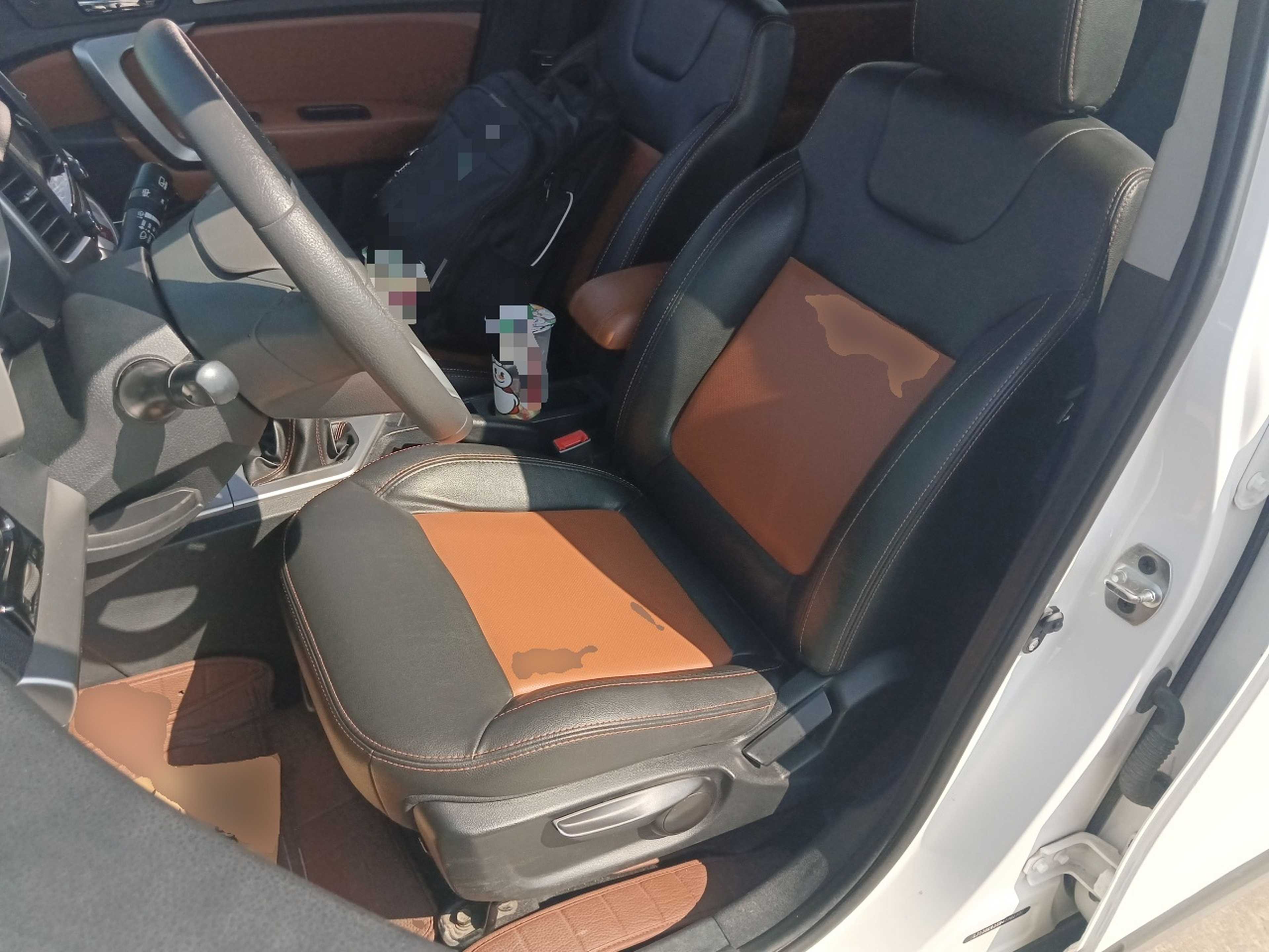 Переднее сиденье в автомобиле