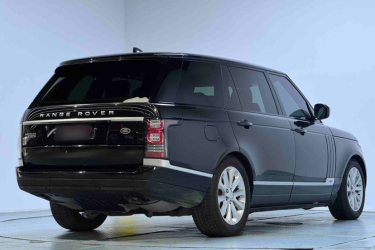 Used Land Rover Range 2017 3.0 SC V6 Vogue Extended Version Exterior 4