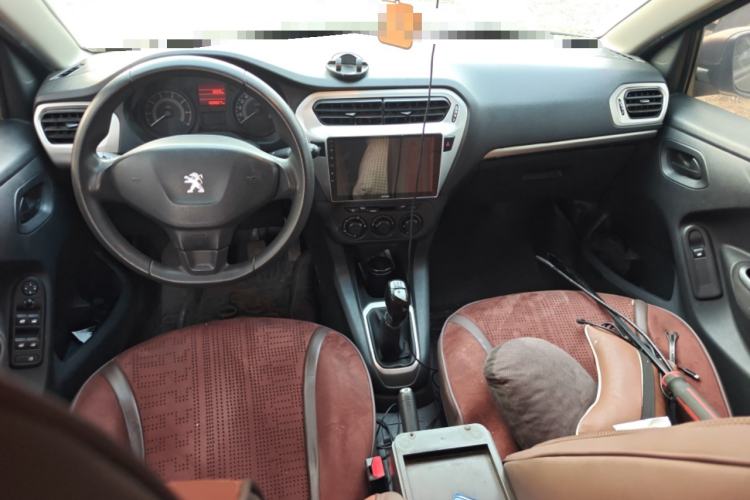 Used Peugeot 301 2016 1.6L Manual Comfort Edition Center Console