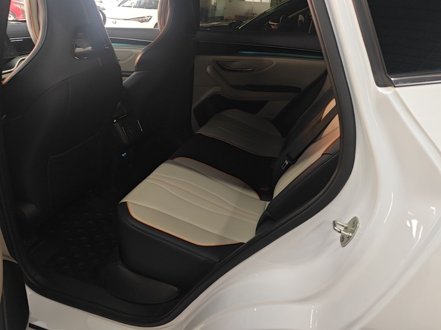 BYD Song PLUS New Energy 2024 HONOR Edition DM-i 110km Flagship Model — снимка 20