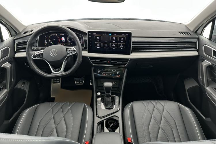 Used Volkswagen Tiguan L 2023 330TSI Automatic Two-Wheel Drive R-Line Enjoyment Edition
