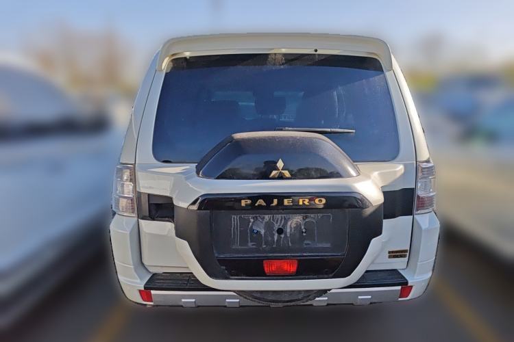 Used Mitsubishi Pajero  Rear