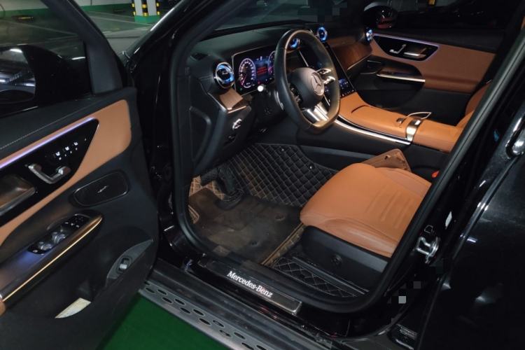 Used Mercedes-Benz GLC 2023 Refreshed GLC 300 L 4MATIC Dynamic Version 7-Seater Interior 3