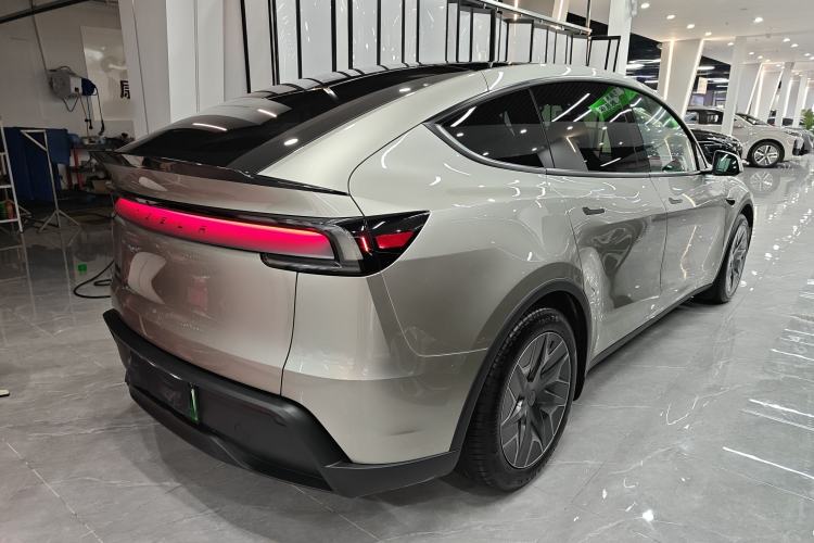 Used Tesla Model Y L 2025 Model Long-Range All-Wheel-Drive Version
