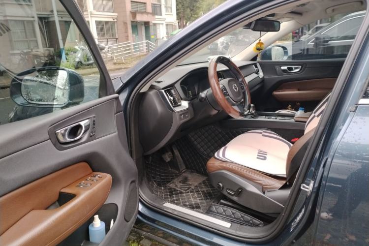 Used Volvo XC60 2020 T5 4x4 Zhiyi Luxury Edition