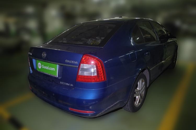 Used Skoda Octavia 2014 1.6L Automatic Yijun Edition Rear Right 45 Deg