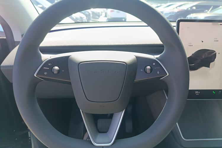 Used Tesla Model Y 2025 Rear-Wheel-Drive Version Steering Wheel