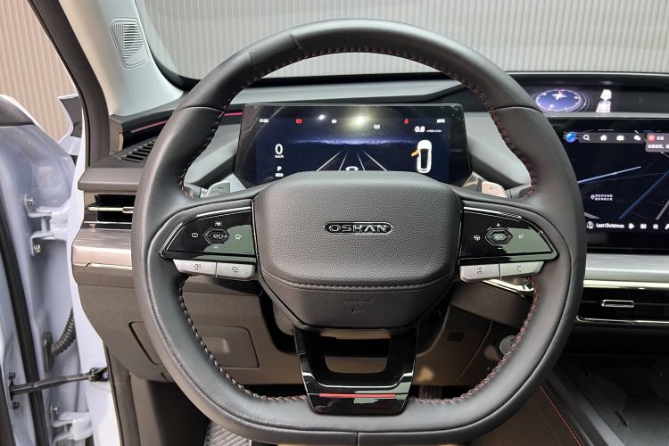 Used Oshan Z6 2022 Blue Whale 1.5T DCT Smart Navigation Model
