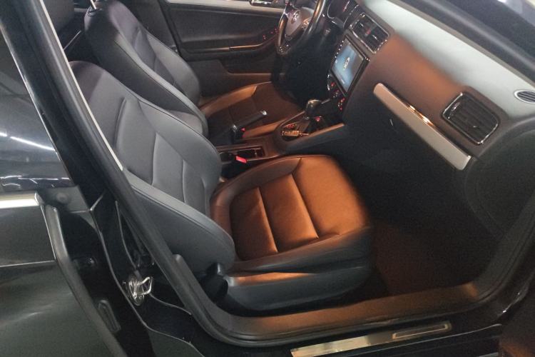 Used Volkswagen Sagitar 2017 1.6L Automatic Comfort Model
