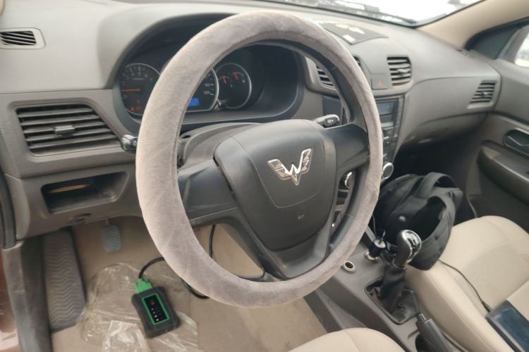 Used Wuling Hongguang 2014 1.5L S Standard Version
