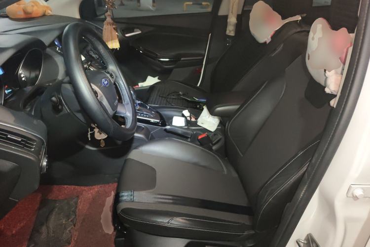 Used Ford Focus 2012 Sedan 1.6L Automatic Fashion Edition