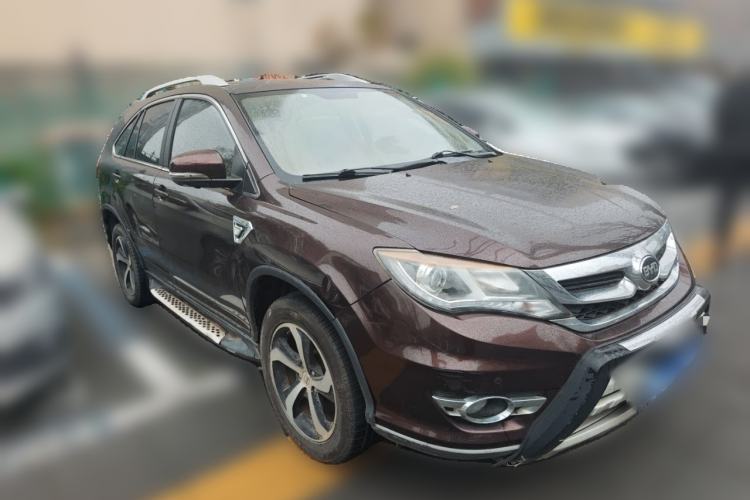 Used BYD S7 2015 2.0T Upgraded Automatic Luxury Version Front Right 45 Deg