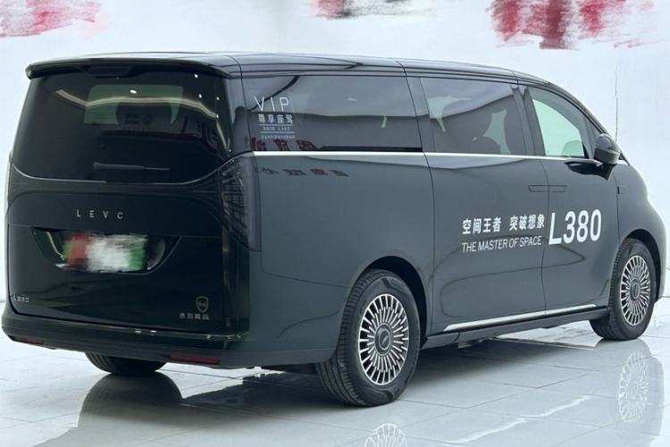 Used Geely Galaxy LEVC L380 2025 805 km Flagship Version All-Wheel Drive