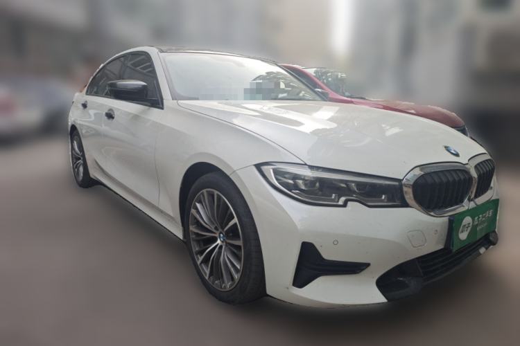 Used BMW 3 Series 2021 320i Sport Package Front Right 45 Deg