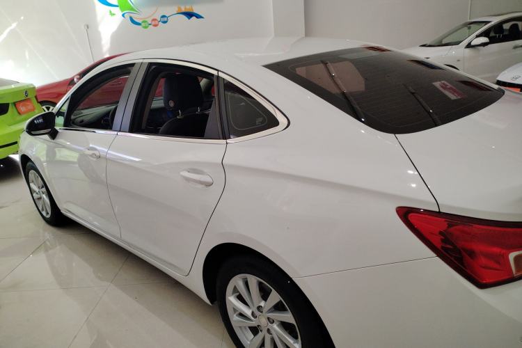 Used Buick Verano 2019 Sedan 15S Automatic Entry Model Exterior 2