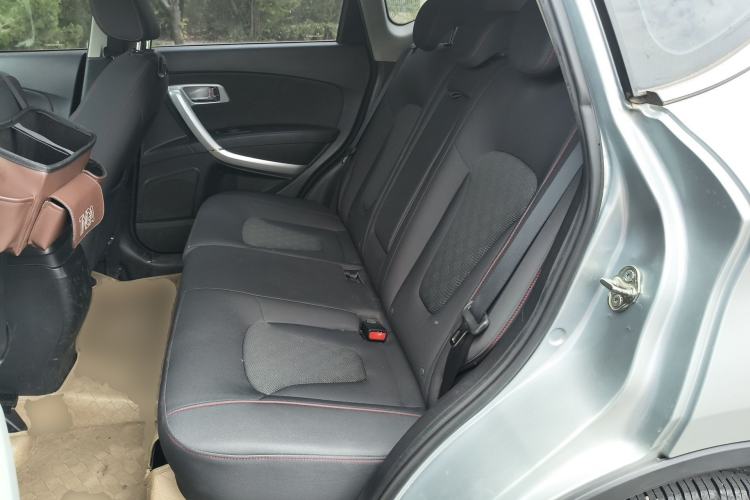 Used Bestune X80 2013 2.0L automatic comfort version Left Rear Seat