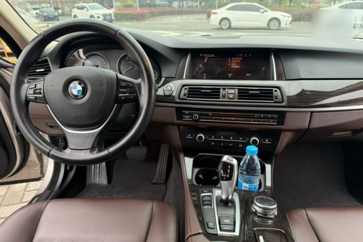 Used BMW 5 Series 2017 525Li Luxury Design Package Interior 2