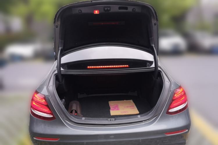 Used Mercedes-Benz E-Class 2016 E 300 L Sporty and Stylish Model
