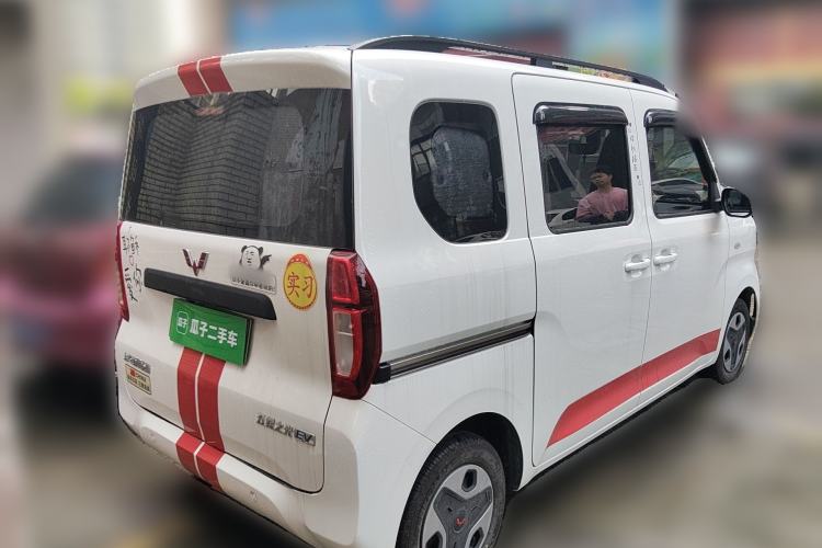 Used Wuling Zhiguang New Energy 2025 Model 305km Ambitious Edition Rear Right 45 Deg