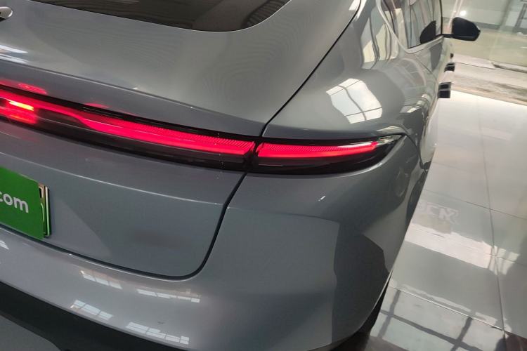 Used Nio ET5 2022 75 kWh Right Rear Taillight